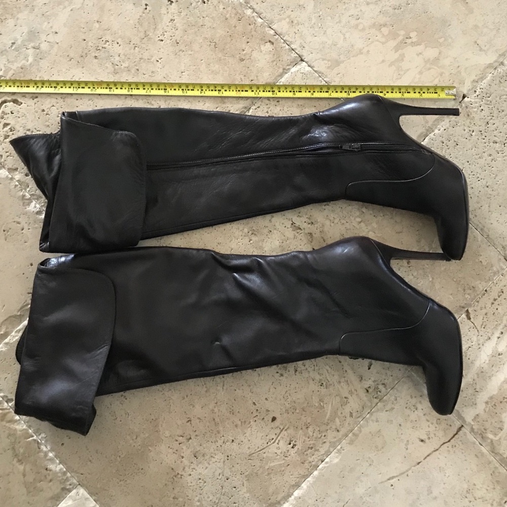 Never worn Sisley knee high boots